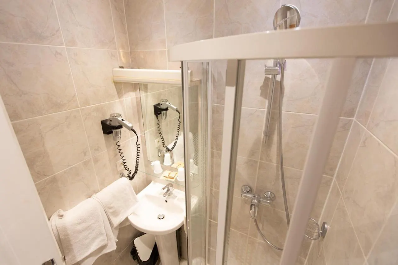 Lyo Hotel - Centre Lyon Perrache Franciaország